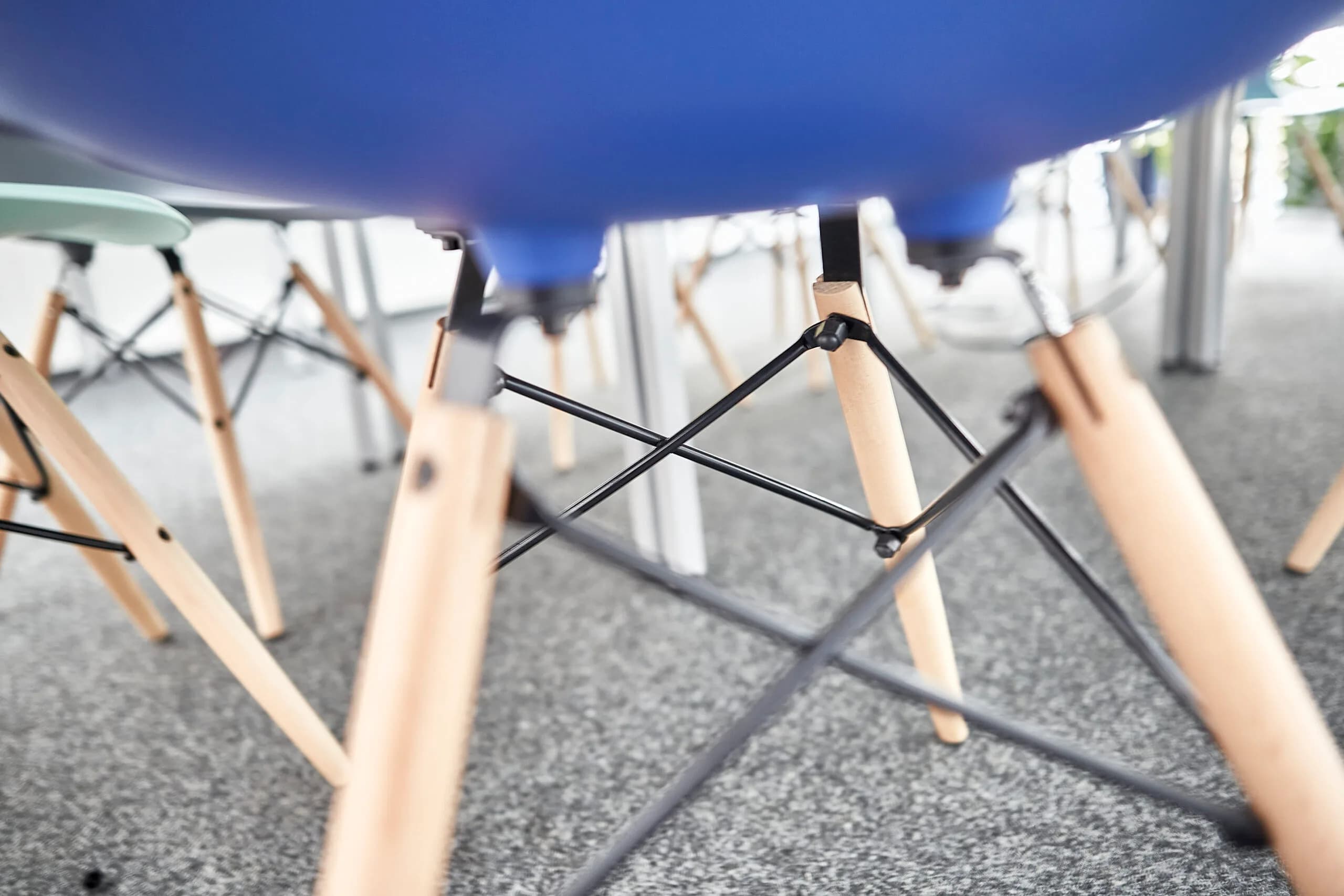 Bunte Stühle Coworking Pfinztal bei Karlsruhe