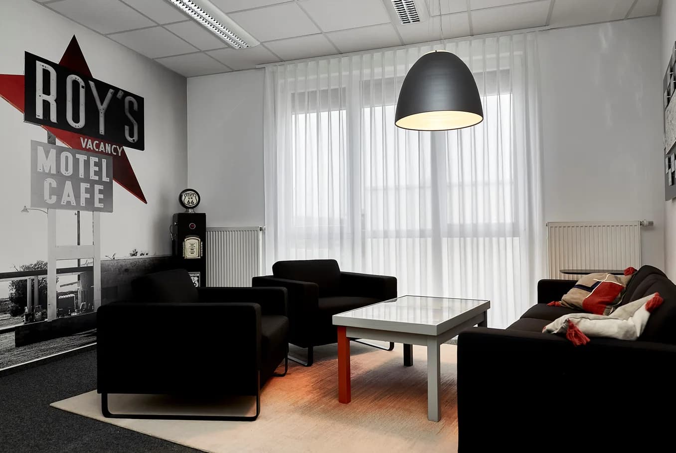 Besprechungszimmer Route-66-Wohnzimmer-pfinztal.works